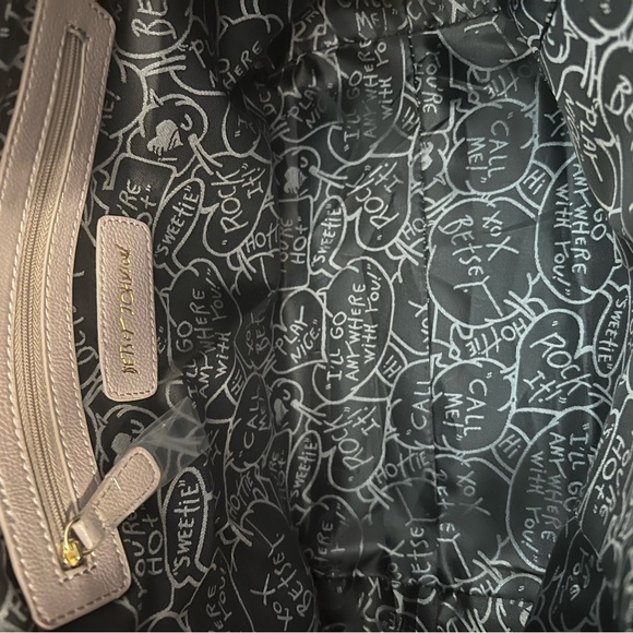 EUC Betsey Johnson Bag w/ Crossbody Strap - Picture 5 of 8